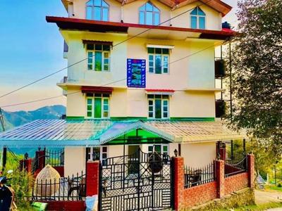 Stayenest Mashobra with balcony view