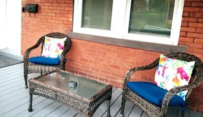 Bright & Clean 2BR Near Downtown Porch Parking