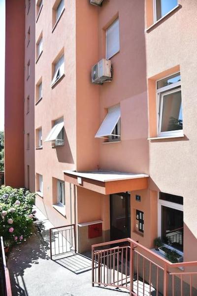 Modern apartment Small heaven 10min from centar
