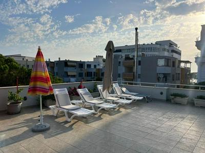 Deluxe Penthouse Golem - Mali i Robit