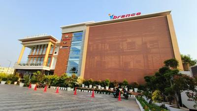 Vbrance - Luxury Boutique Hotel & Food Court