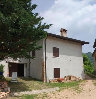 Casa in Montagna, in posizione panoramica sul Monte Baldo, vicino al Lago di Garda, Altezza 1000 mt