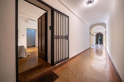 Santo Stefano 76