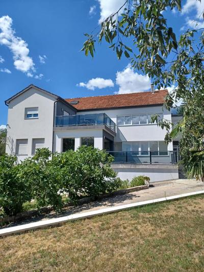 Villa Wild Rose