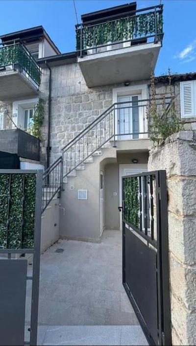 Cozy stone house close to the beach