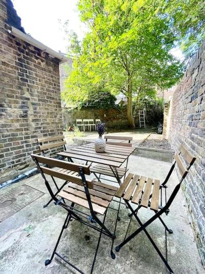 Garden Flat-Great Transport Link to Central London