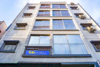 FabHotel The White House Inn