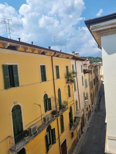 Fata Apartament Verona Centro