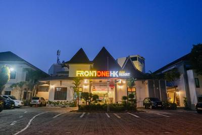 Front One HK Resort Simpang Lima