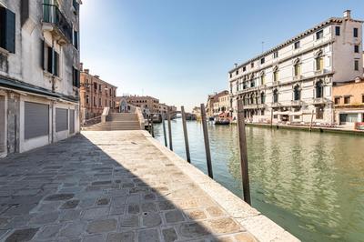 Charming Apartment in Venice!