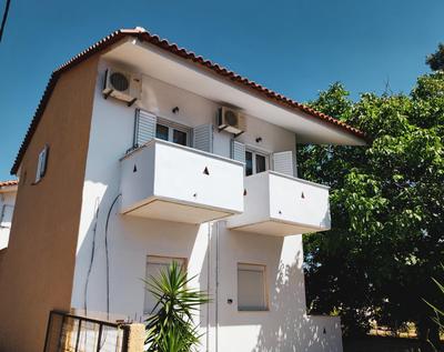 Grandma's Pine Apartments