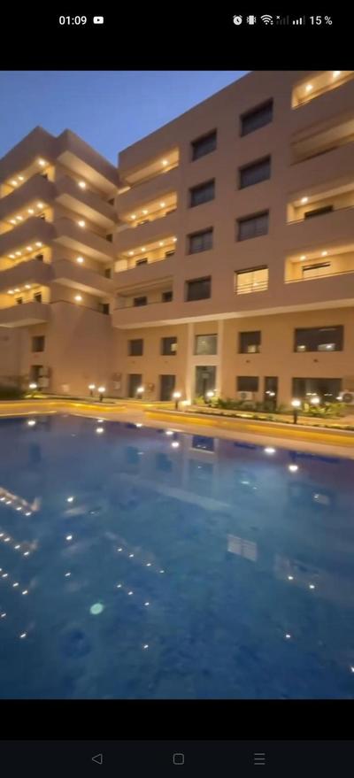 Un élégant duplex au coeur de Marrakech avec deux piscines et un espace vert