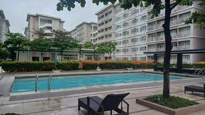 Condo Studio with Pool for Staycation