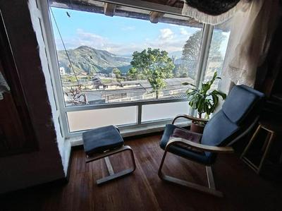 Bellavista Hideaway Cozy Retreat with Scenic Views