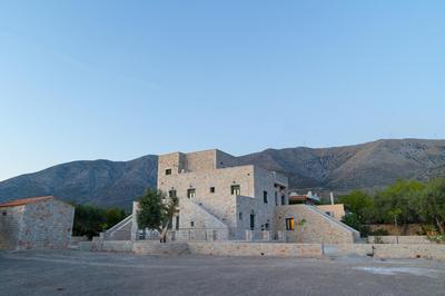 Mani Tsopakas Residences