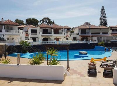 Comfortable Apartment in Arona, 50 m², Shared Pool
