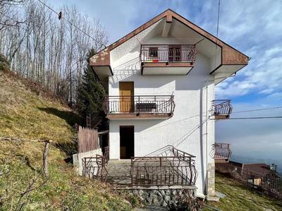 Struttura con terrazzo panoramico nelle Valli di Lanzo, frazione Monastero