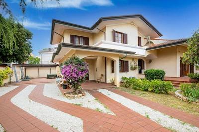 GOLDEN LUXE - Grand Villa with Exlusive Garden