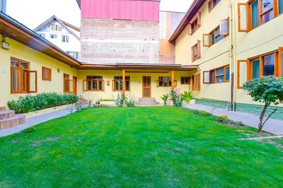 FabHotel The Legend Residency