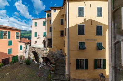 GuestHost - Exploring Liguria! Castelvittorio Apartments