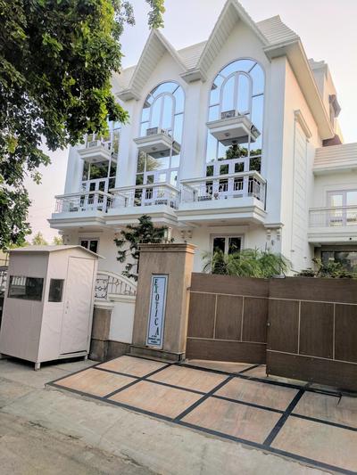 Hotel Exotica Leisure Valley, Gurgaon