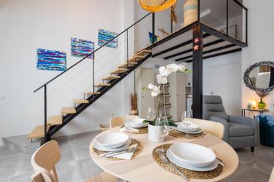 FLORIT FLATS - The Port Avenue Duplex