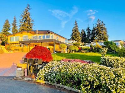 Luxury Vacation House with Breathtaking Soundview
