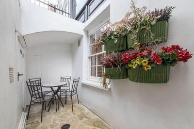 Fitzrovia Duplex - 2-Bed - Private Patio Garden