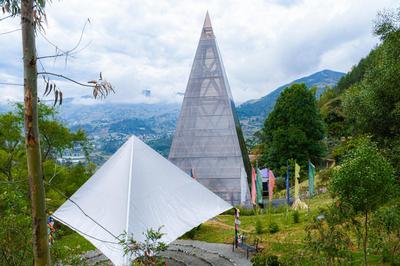 Twelve Hummingbirds Andes Retreat