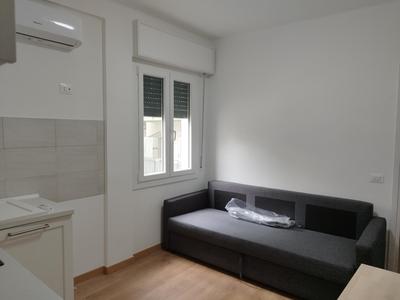 Sunny House - Ariston in 3 minuti