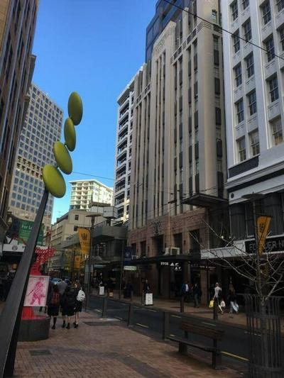 Outstanding Central Lambton Quay Apartment