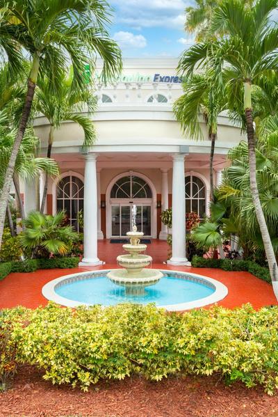 Holiday Inn Express Miami Airport Doral Area by IHG