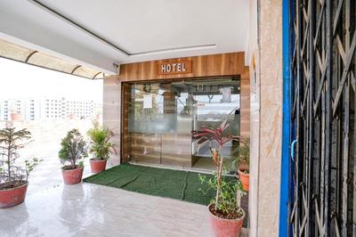 FabHotel Ratna Palace