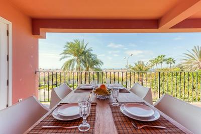Gran terraza con vistas al mar