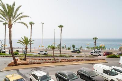 Exquisito apartamento en alquiler con vistas panorámicas al mar en Benalmádena