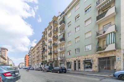 GuestHost - Functional flat near the Olimpic Stadium