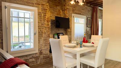 Graceful Venice Barnaba Suite by Ca-Sa Check