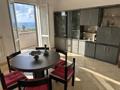 Attico con vista sul mare