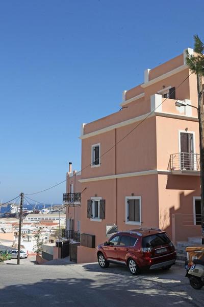 Virginia's guest house