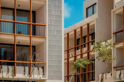 Muunek by Land Boutique