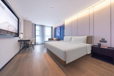 Atour Hotel Yangchun Lake Wuhan High Speed Rail Station