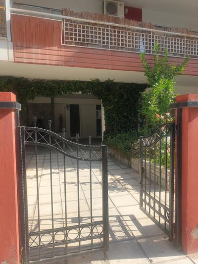 Manolis House