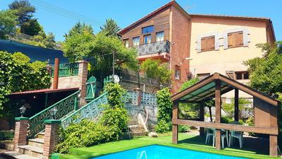 Spacious villa with private pool in La Puebla de Castro