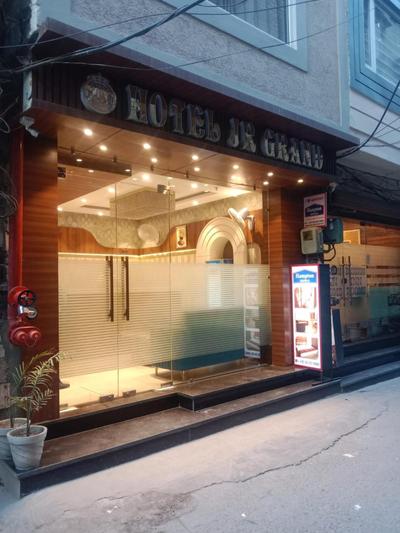 Hotel JR Grand 150 steps from golden temple