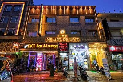 Hotel Pearl Plaza - In City Centre Connaught Place & Walk IN NDLS Station