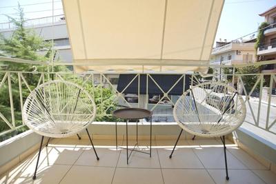 Filoxenia Modern Apt with Balcony near Athens Ctr