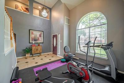 Beautiful 4-bedroom House with Nice Backyard
