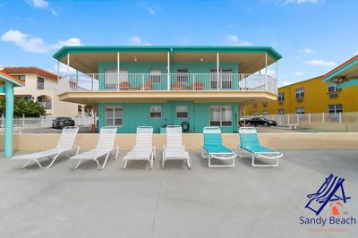 Second Floor Corner Efficiency Beachfront Retreat