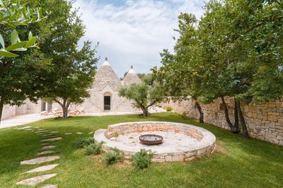 Trulli Petrantiqua con piscina
