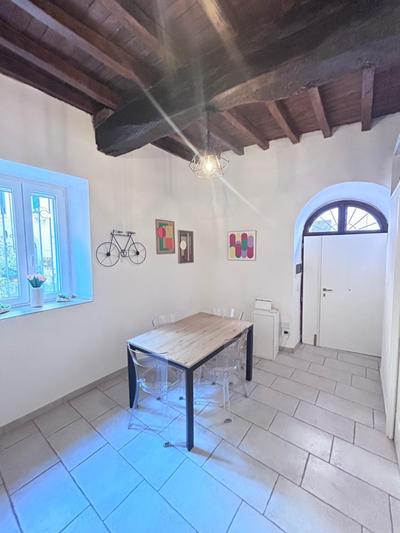Leandra Apartment